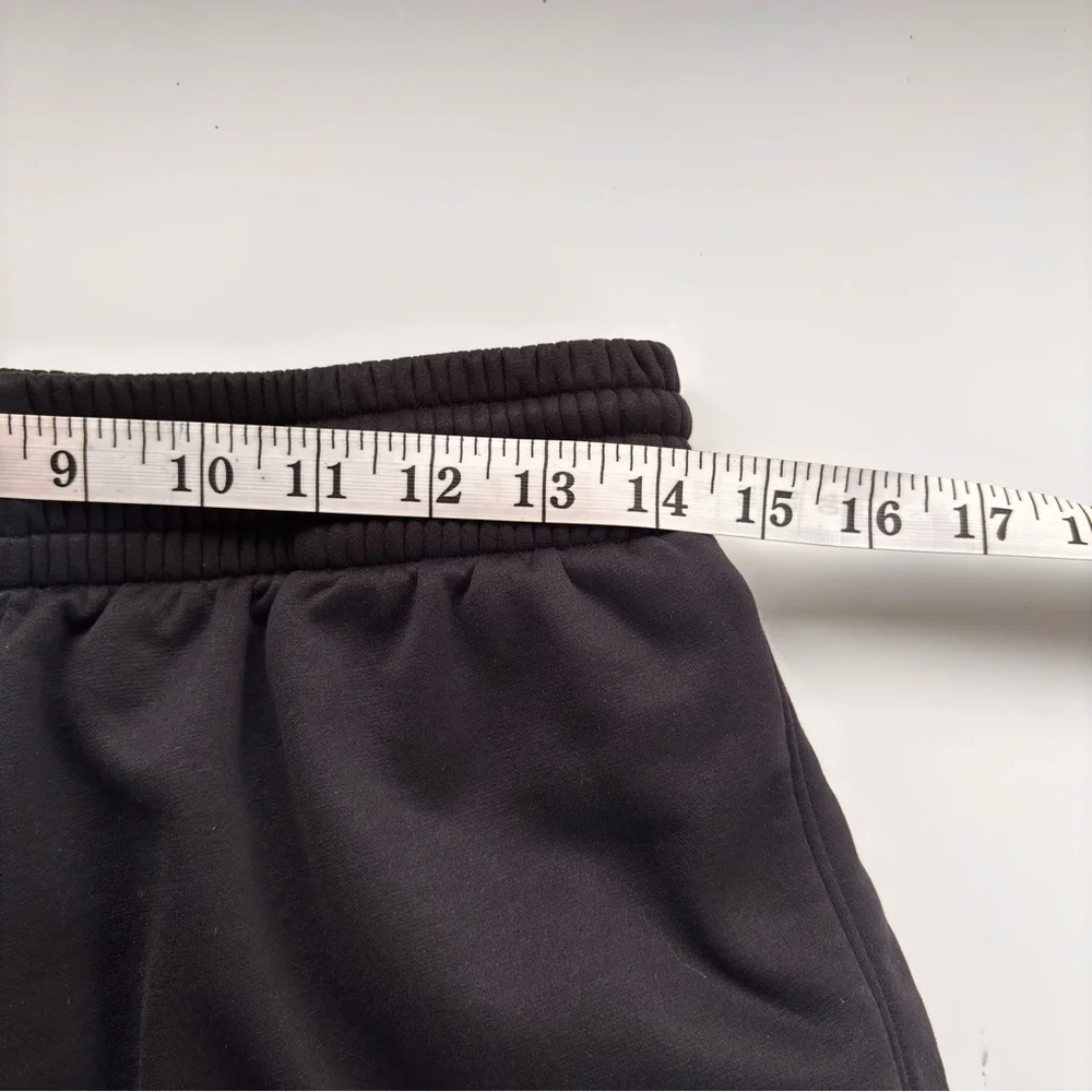 UA Icon Fleece
Women's Wide Leg Pants - Picture 6 of 15